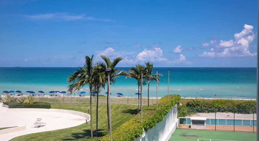 Oceanfront Contemporary Suites Miami Beach Room photo